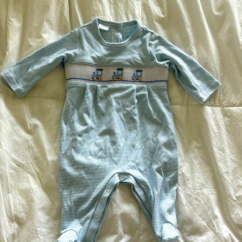 Like New Edgehill Collection Sleeper with Smock Detail Trains 6M